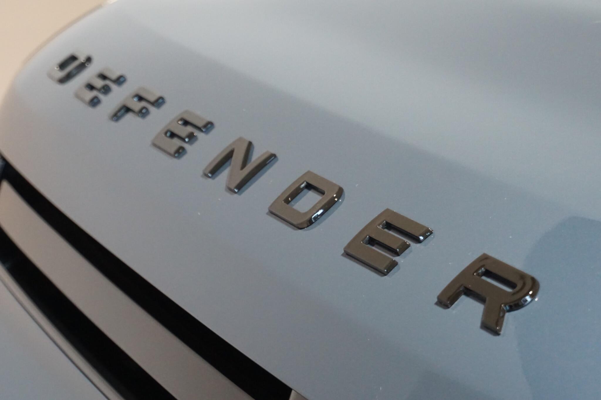Land Rover Defender 90 2.0 P300 SE SUV 3dr Petrol Auto 4WD Euro 6 (s/s) (300 ps)